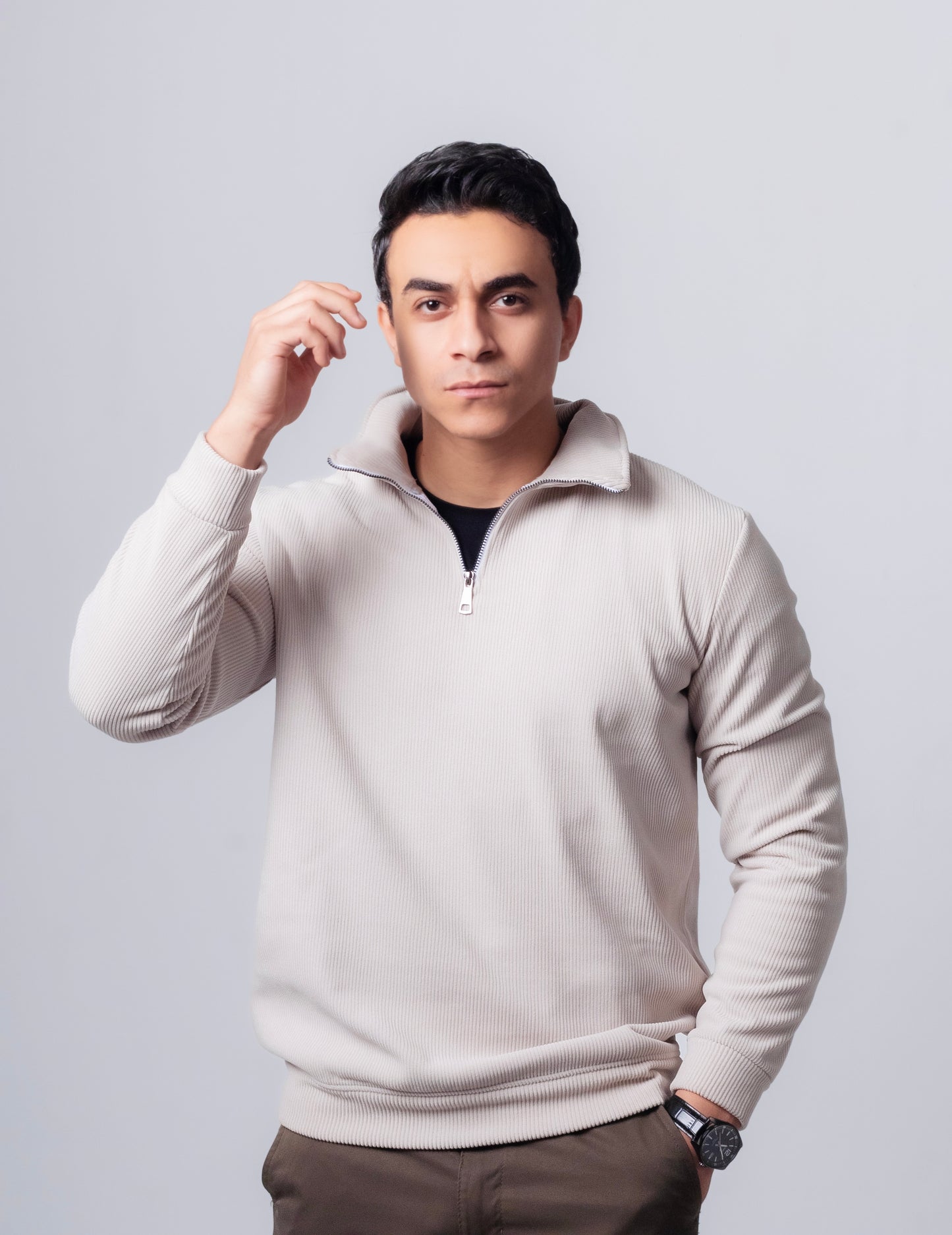 Creamy beige Quarter-zipper